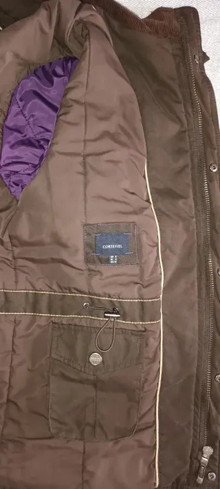 Chaqueta marrón con forro morado