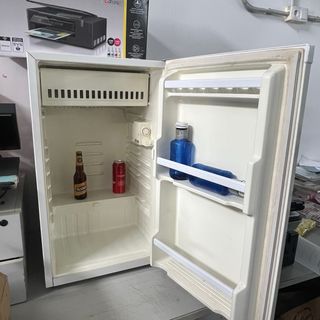 Frigorífico Daewoo blanco Medidas: 48x64x52 cm