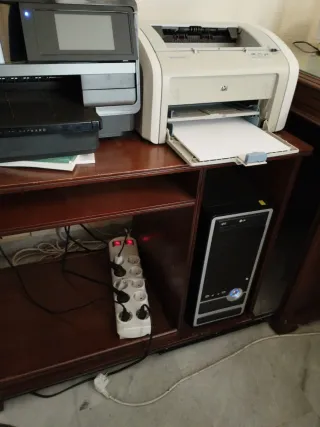 Escritorio estilo inglés madera y cristal