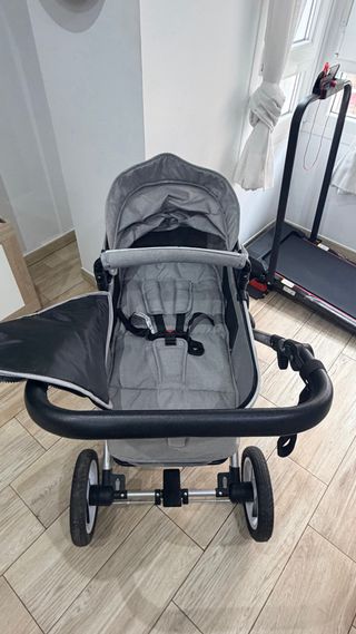Carrito bebé gris + capazo
