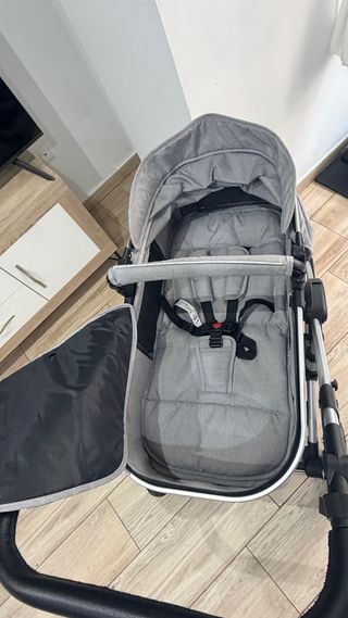Carrito bebé gris + capazo