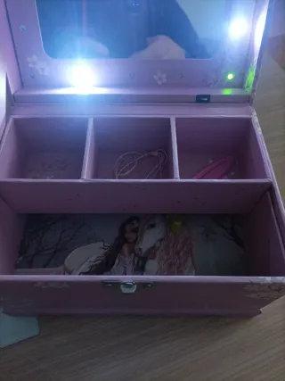 Joyero infantil con diseño de caballo y niña