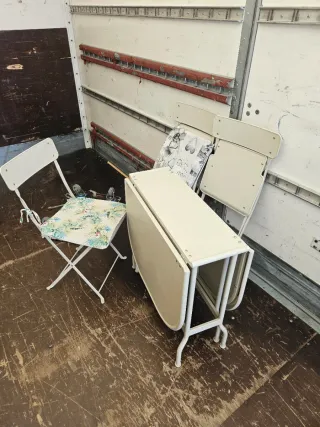 Tavolo e 3 sedie pieghevoli da giardino