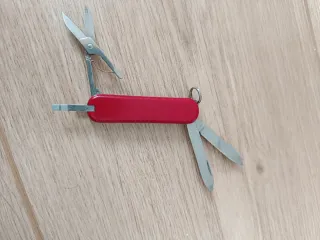 Navaja Suiza Victorinox Roja