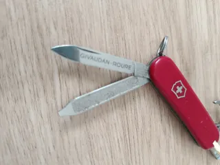 Navaja Suiza Victorinox Roja