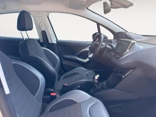 Peugeot 208 2016