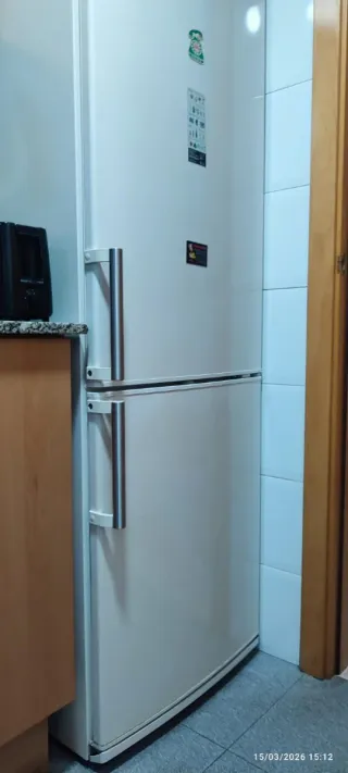 Nevera blanca con congelador