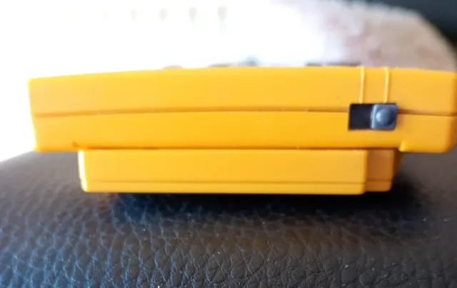 Nintendo Game Boy Pocket  y cartucho de juego