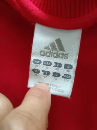 Chaqueta deportiva Adidas rosa y roja