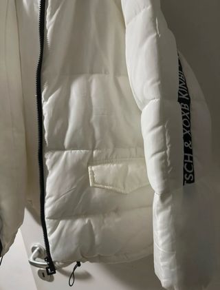 Piumino bianco con cappuccio