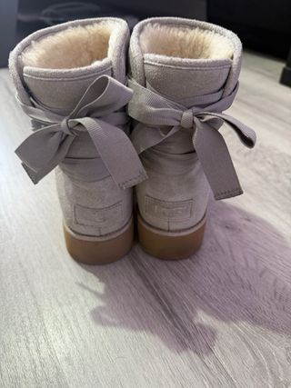 Botines UGG Kristin Gris con Lazos
