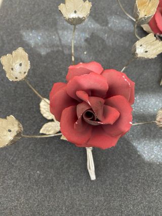 Flor Rosa Porcelana f y Pétalos Plateados.Antigua.