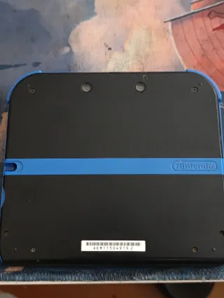 Pack Nintendo 2DS + Pokémon + funda Dragon Ball Z