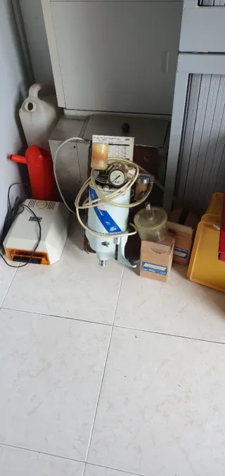Laboratorio Dental: Maquinaria y Mobiliario