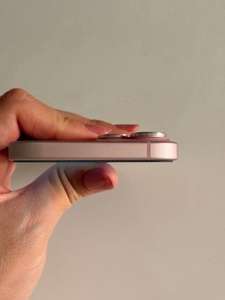 iPhone 15 Rosa + fundas y protectores