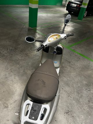 Piaggio Vespa 125 Plata