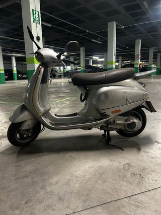 Piaggio Vespa 125 Plata