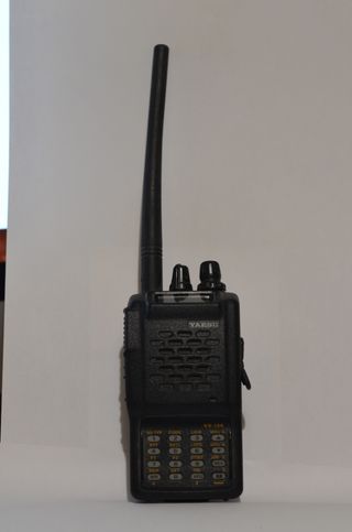 YAESU VX-150 Walkie
