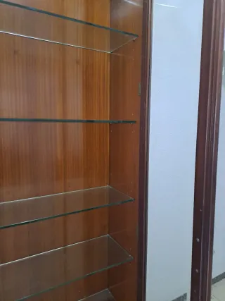 PON EL PRECIO. Estantería madera y cristal