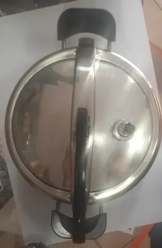 Pentola a pressione Aeternum in acciaio inox 18/10