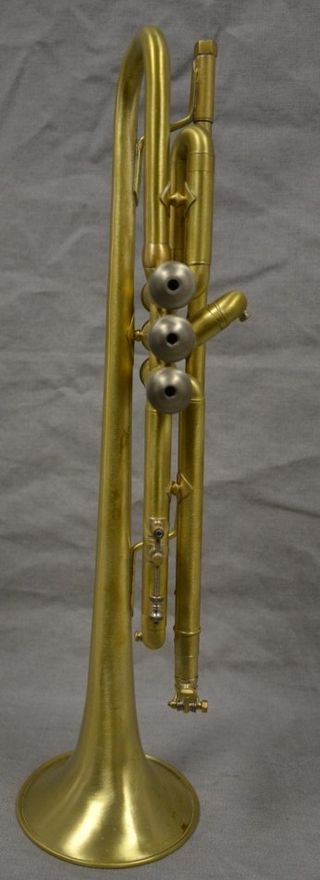 Trompeta Bach Stradivarius Pabellón 43