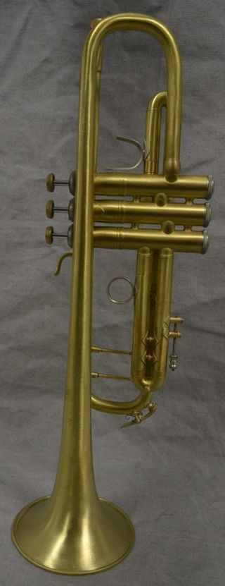 Trompeta Bach Stradivarius Pabellón 43