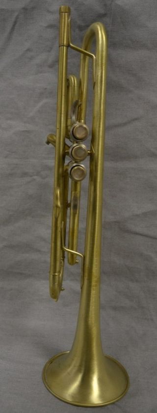 Trompeta Bach Stradivarius Pabellón 43