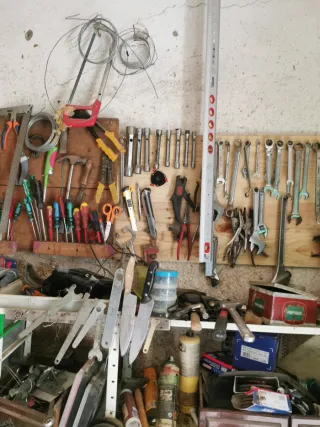 Lote de herramientas manuales