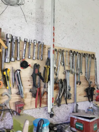 Lote de herramientas manuales