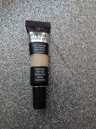 IT Cosmetics Bye Bye Under Eye Corrector