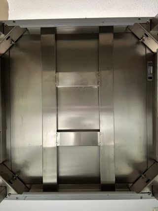 Mesa de acero inoxidable con estante