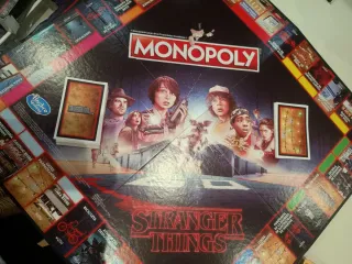 Monopoly Stranger Things Edición Español