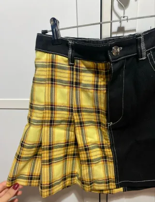 Minifalda Bershka cuadros y negro Talla S