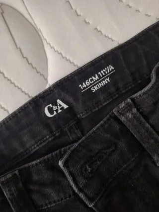 Pantalón pitillo negro talla 11 años