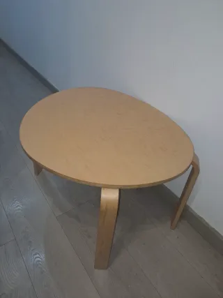 Mesa ovalada de madera Ikea