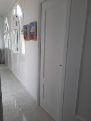 2 Puertas Macizas Blancas con Marco