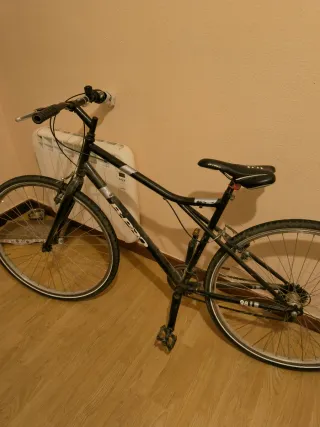 Bicicleta B-Pro ruedas en 28" Buen estado.