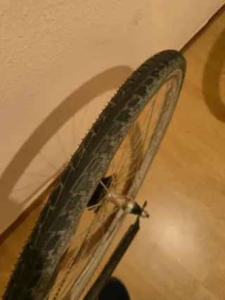 Bicicleta B-Pro ruedas en 28" Buen estado.