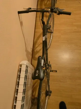 Bicicleta B-Pro ruedas en 28" Buen estado.