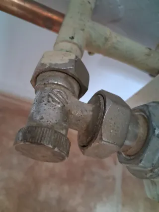 Fontaneros y Electricistas