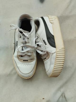 Zapatillas Puma Blancas y Negras