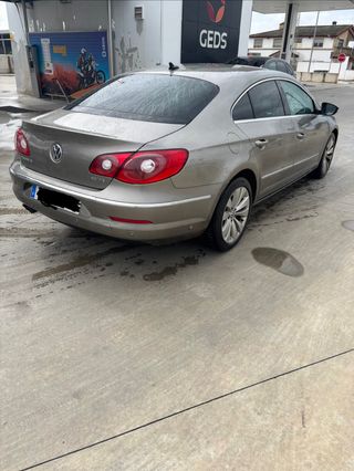 Volkswagen Passat CC 2011