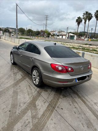 Volkswagen Passat CC 2011