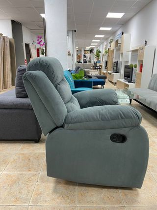 Sillón individual gris reclinable