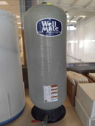 Tanque WellMate 112L + Depósito descalcificador