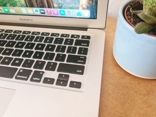 MacBook Air I7 8GB RAM 512GB SSD Portátil APPLE