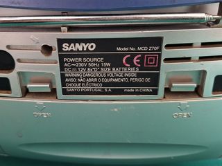 Sanyo MCD Z70F, CD Player Radio Cassette Recorder