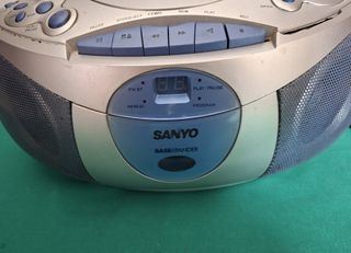 Sanyo MCD Z70F, CD Player Radio Cassette Recorder