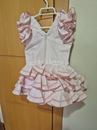 Traje de flamenca rosa y blanco
