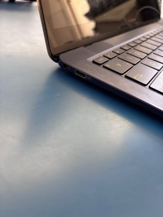 Portátil ASUS Zenbook UX490 ultrafino